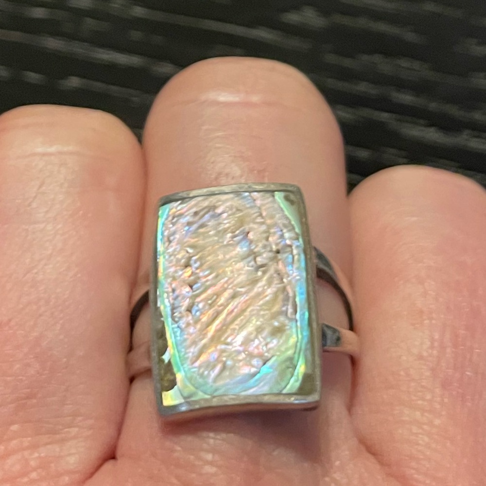 Abalone shell sterling silver woman’s ring. 7.5